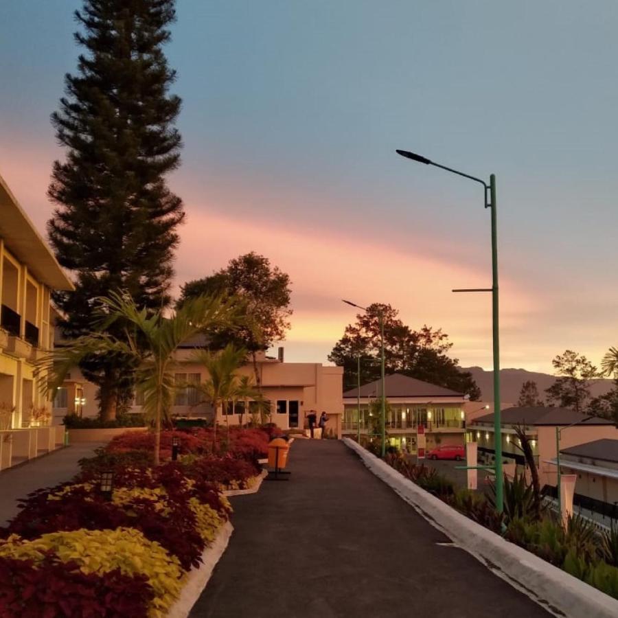 The Balcone Hotel&Resort Bukittinggi Esterno foto